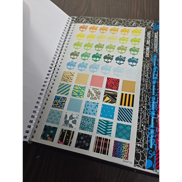 RARE HTF 1st Edition 2011 Monster High Fashion Sticker Stylist Activity Book - Picture 8 of 11